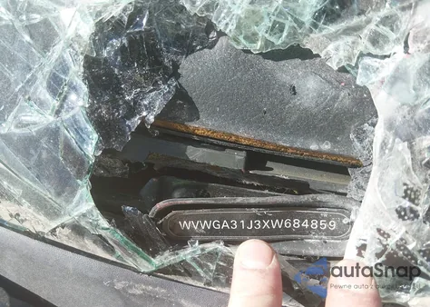 1999 Volkswagen Golf Gls z USA, uszkodzony, nr VIN WVWGA31J3XW684859